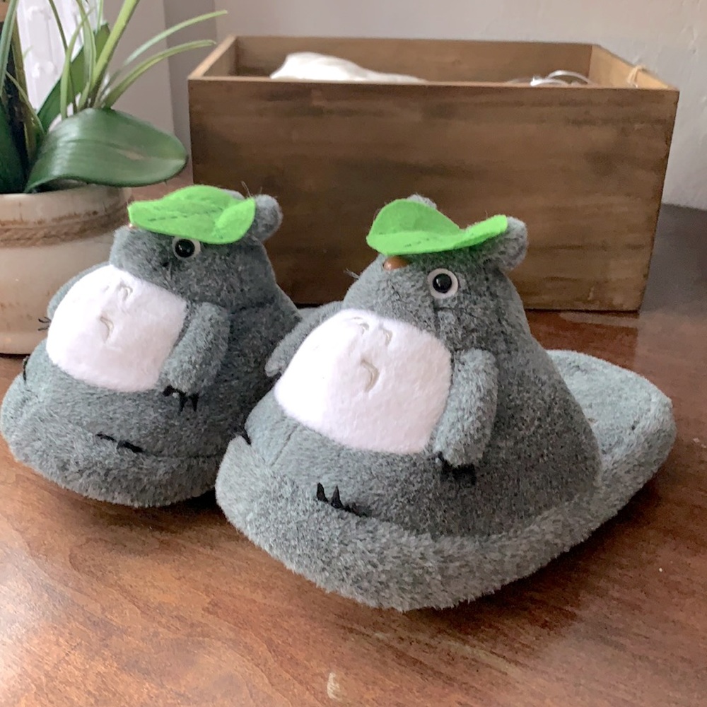 🍃 Totoro Slippers